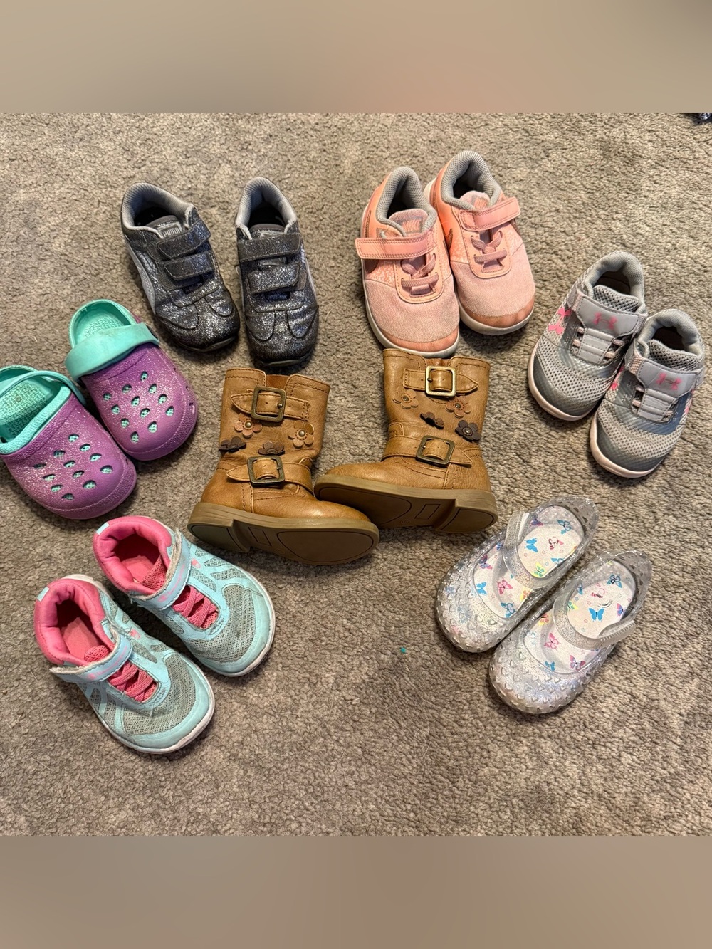 7 pairs of little girls shoes
